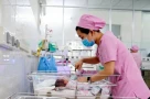 Lộc thật! 🤰👶 TPHCM đã chuyển khoản tiền hỗ trợ 5 triệu đồng/người cho 1.310 bà mẹ sinh đủ hai con từ ngày 1/9/2025 đến 15/4/2026