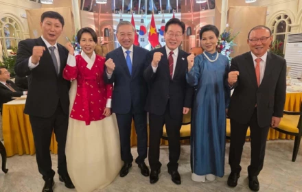 Khoảnh khắc biểu tượng quan hệ Việt Nam - Hàn Quốc