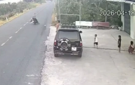 Điều gì xảy ra sau cú đá bóng tưởng chừng vô hại của một đứa trẻ?