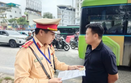 CSGT Hà Nội 'siết' kiểm soát xe kinh doanh vận tải dịp nghỉ lễ như thế nào?