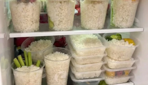 Bảo quản cơm thế này tưởng hay, rước bệnh vào người không chừng