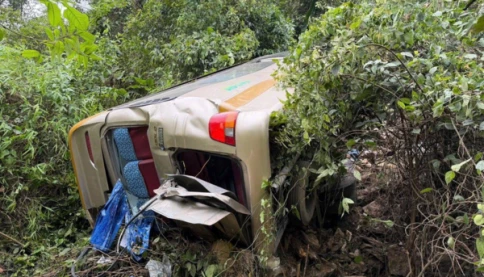 Xe chở đoàn khách 24 người từ phường Kim Liên gặp nạn ở Sơn La 😭