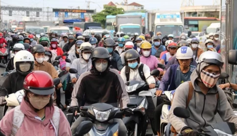 11 tuyến phố Hà Nội thí điểm siết xe máy xăng: Tự động nhận diện biển số để xử lý vi phạm