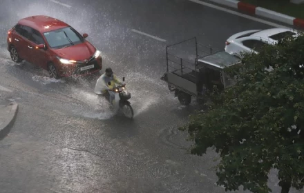 Cảnh báo mưa dông sét khu vực nội thành Hà Nội