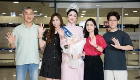 Bố làm kinh doanh, mẹ là kế toán – gia đình Hoa hậu Phương Oanh gây chú ý