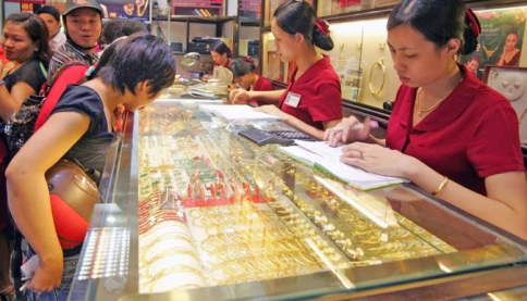 Vì sao giá vàng giảm sâu?