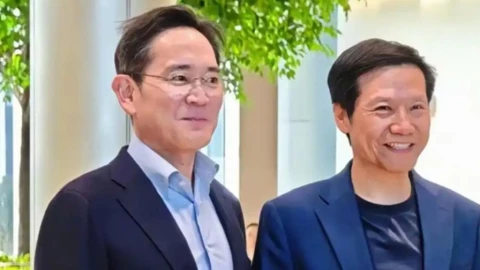 Sau khi tuyên bố "thay đổi hay là chết," Chủ tịch Samsung tìm kiếm điều gì ở Trung Quốc?