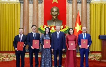 Trao quyết định bổ nhiệm 5 đại sứ Việt Nam tại nước ngoài
