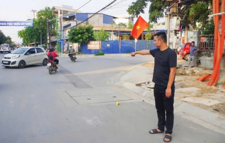 Buồn quá! Tài xế mải dùng điện thoại, tông xe làm c.hết nữ lao công