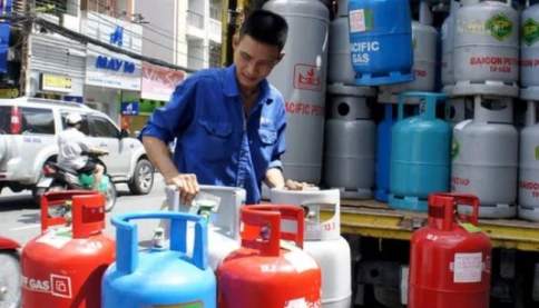 Giá gas bán lẻ đồng loạt tăng mạnh từ 1/5: Loại bình 45kg tăng hơn 100.000 đồng
