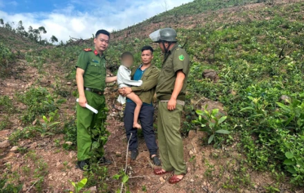 Lần theo dấu vết, tìm thấy bé gái 10 tuổi đi lạc trong rừng sau 2 giờ