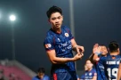 Đình Bắc phong độ huỷ diệt: 5 trận ghi 8 bàn, cách ăn mừng mới gây sốt