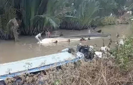 Lật thuyền chở khách viếng Mẹ Đông Hải, hơn 10 người rơi xuống sông: Diễn biến mới nhất