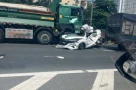 Kinh hoàng hình ảnh chân cầu Thăng Long hướng về Đông Anh, HN tai nạn liên hoàn 7-8 xe 😰