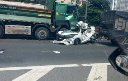 Kinh hoàng hình ảnh chân cầu Thăng Long hướng về Đông Anh, HN tai nạn liên hoàn 7-8 xe 😰