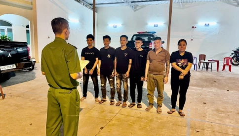 Đường dây mua bán thiếu nữ 14 tuổi, ép phục vụ quán karaoke bị bóng dỡ trong 12 giờ