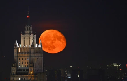 Moscow kêu gọi các phái đoàn ngoại giao nước ngoài sơ tán các nhà ngoại giao và công dân khỏi Kiev