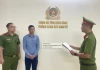Nóng! Khởi tố nguyên cán bộ xã lừa đảo chiếm đoạt tiền từ thiện hỗ trợ người dân bị lốc xoáy