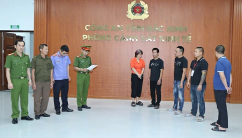 Phó Giám đốc Bệnh viện Phổi Hà Nội bị cáo buộc tham gia đường dây làm giả bệnh án
