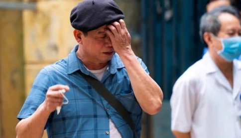 Lời kể xót xa của người thân bé gái 4 tuổi tvong: Mới theo mẹ lên HN 2 tuần, bố ruột đi làm xa chưa về...