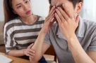 Mình lén vợ đi thăm người cũ suốt nhiều năm, và đến giờ vẫn chưa đủ can đảm nói thật…
