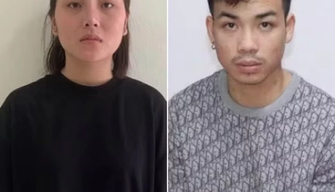 Khởi tố cha dượng bạo hành bé gái 4 tuổi tử vong, mặt mũi mẹ đẻ bé không đến nỗi nào mà sao ác quá, không thương con?