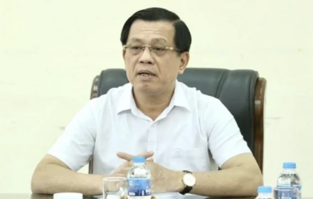 Khám xét nơi làm việc của cựu thứ trưởng, thu giữ hơn 5 tỉ đồng