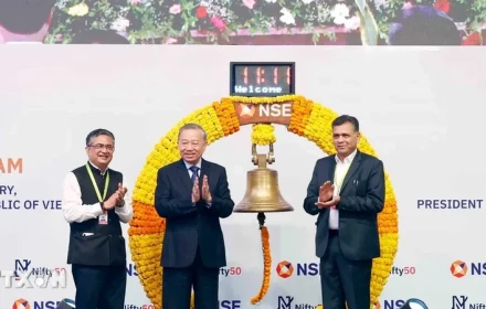 Tổng Bí thư, Chủ tịch nước Tô Lâm rung chuông khai mạc phiên giao dịch tại sàn chứng khoán lớn nhất Ấn Độ