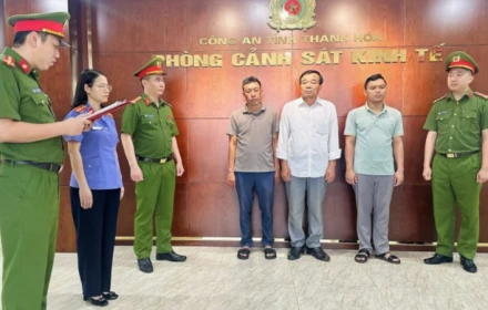 Cựu chủ tịch xã và 2 giám đốc bị bắt vì 'rút ruột' đường giao thông