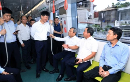 Bí thư Hà Nội yêu cầu tuyến metro ngầm đầu tiên của Thủ đô hoàn thành cuối năm 2027