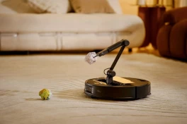 Xuất hiện Robot hút bụi đầu tiên tại Việt Nam có cánh tay cơ học