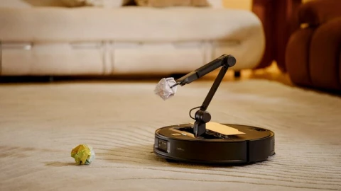 Xuất hiện Robot hút bụi đầu tiên tại Việt Nam có cánh tay cơ học