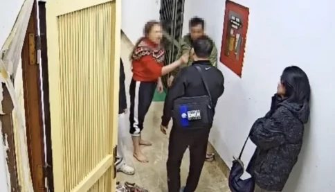 Ngày hầu tòa của người phụ nữ hành hung hàng xóm ở chung cư Hà Nội