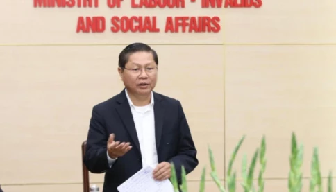 Vì sao nguyên Thứ trưởng Lê Tấn Dũng nhận 500 triệu đồng nhưng không bị truy cứu hình sự?