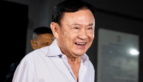 Ông Thaksin được ra tù hôm nay