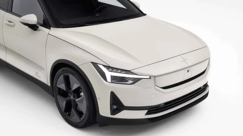 Polestar 2 2026: Nâng cấp pin và hệ thống giải trí nhanh hơn.