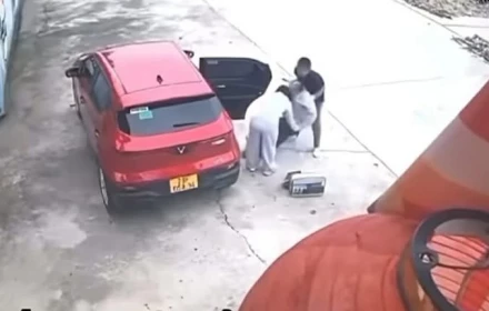 Sốc vụ cụ ông bị bỏ lại trước cổng chùa ở Hải Phòng: Cô gái đưa đến là con gái ruột