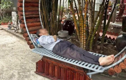 Tình tiết bất ngờ sau video ông lão bị con gái bỏ lại trước cổng chùa ở Hải Phòng