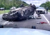 Chạy trốn cảnh sát ở tốc độ 225 km/h, ôtô lật ngửa trên cao tốc