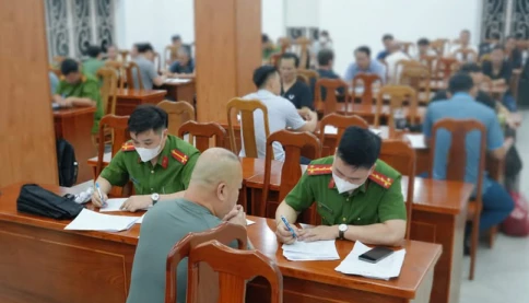 Nóng! Công an TP.HCM tiếp tục tiếp nhận 33 công dân Việt Nam bị Mỹ trục xuất
👇