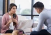 Người đàn ông hoàn hảo trong mắt người khác, tử tế với cả thế giới trừ VỢ