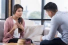 Người đàn ông hoàn hảo trong mắt người khác, tử tế với cả thế giới trừ VỢ
