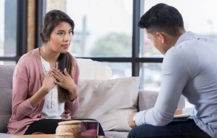 Người đàn ông hoàn hảo trong mắt người khác, tử tế với cả thế giới trừ VỢ
