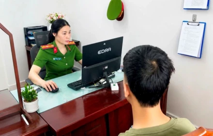Nóng! Công an xử phạt thanh niên đăng ảnh phản cảm, bạo lực để "ra oai"