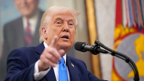 Chính sách thuế mới của Donald Trump gây áp lực lên ngành nghề của các ông lớn nào tại Việt Nam?