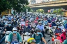 Hà Nội lấy ý kiến dân về mức hỗ trợ tiền chuyển xe xăng sang điện
