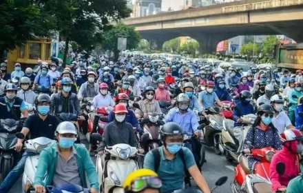 Hà Nội lấy ý kiến dân về mức hỗ trợ tiền chuyển xe xăng sang điện