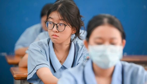 TP.HCM mục tiêu đã rõ, Hà Nội bao giờ mới giảm áp lực thi lớp 10 cho học sinh?