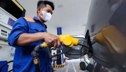 Giá xăng dầu tiếp tục giảm, dầu diesel giảm mạnh sau chuỗi điều chỉnh liên tiếp