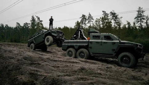 Chậm vài phút là mất cả xe: Ukraine tung phương tiện mới đối phó UAV Nga